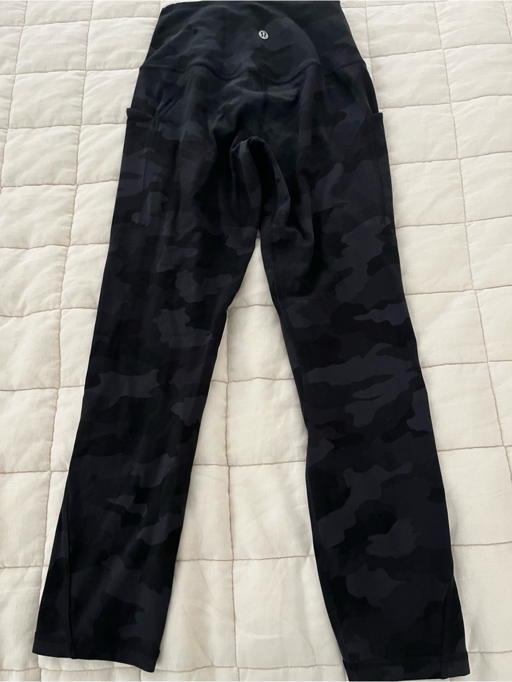 lululemon align Black Camo High-Rise Leggings pockets - Picture 4 of 10